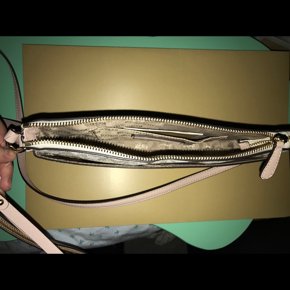 Michael Kors Jet Set Crossbody Bag Vanilla/Ballet. - Picture 3 of 6